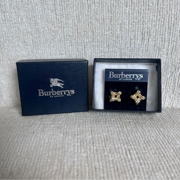 Burberrys Clip On Earrings with Original box - Picture 2 of 4